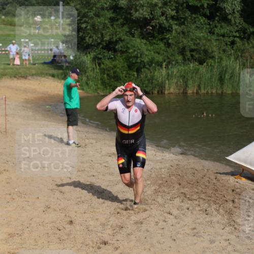 21.06.2026 - 29. Vierlanden-Triathlon Andreas Tolksdorf http://msf.ph/oto/9852946 21.06.2026 08:36:45 Schwimmen 207, 211 meine-sportfotos.de