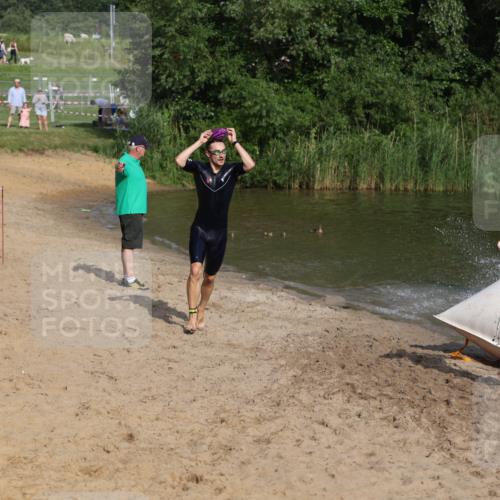 21.06.2026 - 29. Vierlanden-Triathlon Andreas Tolksdorf http://msf.ph/oto/9852969 21.06.2026 08:37:01 Schwimmen 24, 30, 63 meine-sportfotos.de