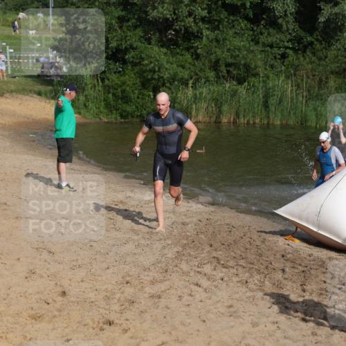 21.06.2026 - 29. Vierlanden-Triathlon Andreas Tolksdorf http://msf.ph/oto/9852982 21.06.2026 08:37:04 Schwimmen 24, 30, 63 meine-sportfotos.de