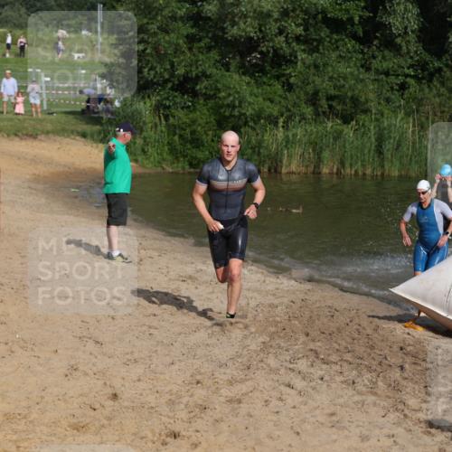 21.06.2026 - 29. Vierlanden-Triathlon Andreas Tolksdorf http://msf.ph/oto/9852989 21.06.2026 08:37:04 Schwimmen 24, 30, 63 meine-sportfotos.de