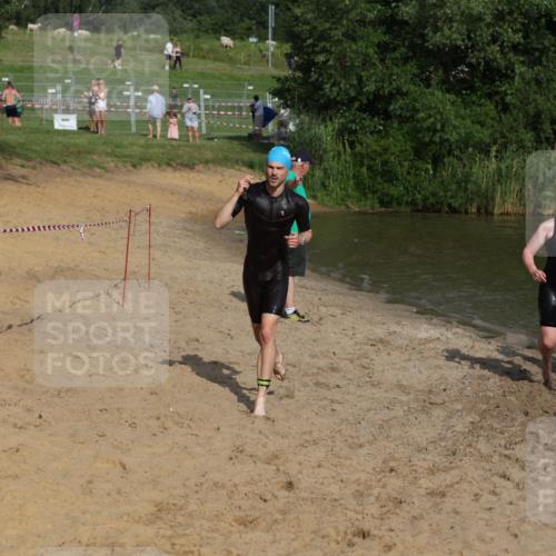 21.06.2026 - 29. Vierlanden-Triathlon Andreas Tolksdorf http://msf.ph/oto/9852998 21.06.2026 08:37:09 Schwimmen 24, 46, 63 meine-sportfotos.de