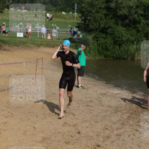 21.06.2026 - 29. Vierlanden-Triathlon Andreas Tolksdorf http://msf.ph/oto/9853001 21.06.2026 08:37:09 Schwimmen 24, 46, 63 meine-sportfotos.de