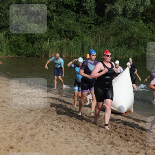 21.06.2026 - 29. Vierlanden-Triathlon Andreas Tolksdorf http://msf.ph/oto/9853013 21.06.2026 08:37:11 Schwimmen 46, 63 meine-sportfotos.de