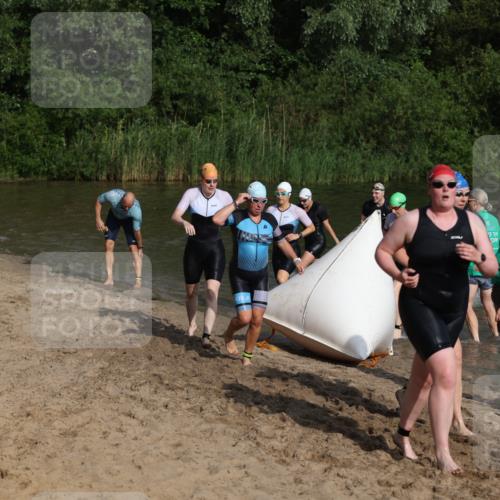 21.06.2026 - 29. Vierlanden-Triathlon Andreas Tolksdorf http://msf.ph/oto/9853017 21.06.2026 08:37:12 Schwimmen 46, 63 meine-sportfotos.de