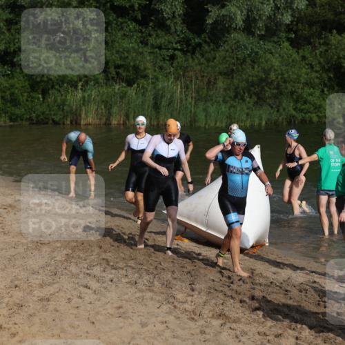 21.06.2026 - 29. Vierlanden-Triathlon Andreas Tolksdorf http://msf.ph/oto/9853021 21.06.2026 08:37:13 Schwimmen 46, 107 meine-sportfotos.de