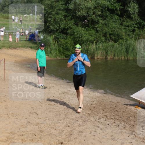 21.06.2026 - 29. Vierlanden-Triathlon Andreas Tolksdorf http://msf.ph/oto/9853095 21.06.2026 08:37:39 Schwimmen 36 meine-sportfotos.de