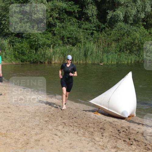 21.06.2026 - 29. Vierlanden-Triathlon Andreas Tolksdorf http://msf.ph/oto/9853107 21.06.2026 08:37:47 Schwimmen 37 meine-sportfotos.de