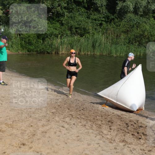 21.06.2026 - 29. Vierlanden-Triathlon Andreas Tolksdorf http://msf.ph/oto/9853121 21.06.2026 08:37:53 Schwimmen 13, 37 meine-sportfotos.de