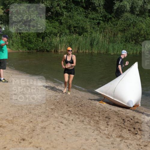 21.06.2026 - 29. Vierlanden-Triathlon Andreas Tolksdorf http://msf.ph/oto/9853124 21.06.2026 08:37:53 Schwimmen 13, 37 meine-sportfotos.de
