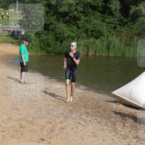 21.06.2026 - 29. Vierlanden-Triathlon Andreas Tolksdorf http://msf.ph/oto/9853142 21.06.2026 08:37:56 Schwimmen 13, 37 meine-sportfotos.de