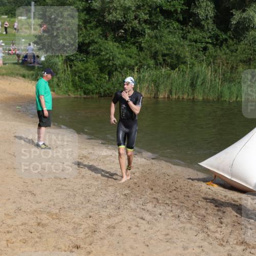 21.06.2026 - 29. Vierlanden-Triathlon Andreas Tolksdorf http://msf.ph/oto/9853144 21.06.2026 08:37:56 Schwimmen 13, 37 meine-sportfotos.de