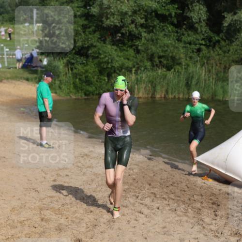 21.06.2026 - 29. Vierlanden-Triathlon Andreas Tolksdorf http://msf.ph/oto/9853193 21.06.2026 08:38:18 Schwimmen 12, 45, 57, 76, 77 meine-sportfotos.de