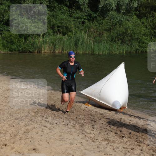 21.06.2026 - 29. Vierlanden-Triathlon Andreas Tolksdorf http://msf.ph/oto/9853209 21.06.2026 08:38:27 Schwimmen 12, 57 meine-sportfotos.de