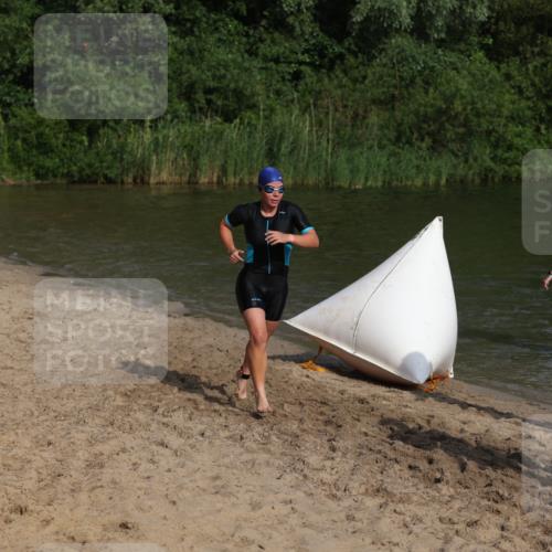 21.06.2026 - 29. Vierlanden-Triathlon Andreas Tolksdorf http://msf.ph/oto/9853211 21.06.2026 08:38:27 Schwimmen 12, 57 meine-sportfotos.de
