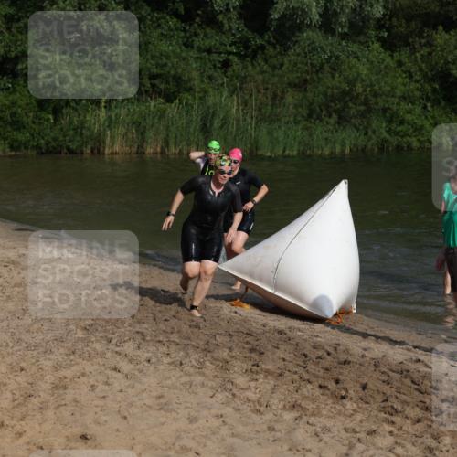 21.06.2026 - 29. Vierlanden-Triathlon Andreas Tolksdorf http://msf.ph/oto/9853215 21.06.2026 08:38:46 Schwimmen 60, 82 meine-sportfotos.de