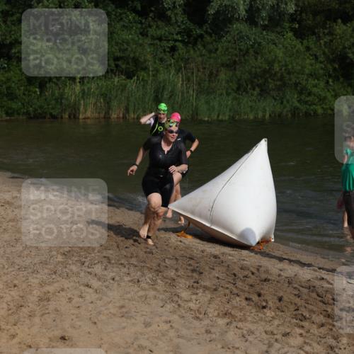 21.06.2026 - 29. Vierlanden-Triathlon Andreas Tolksdorf http://msf.ph/oto/9853217 21.06.2026 08:38:46 Schwimmen 60, 82 meine-sportfotos.de