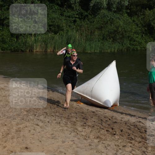 21.06.2026 - 29. Vierlanden-Triathlon Andreas Tolksdorf http://msf.ph/oto/9853219 21.06.2026 08:38:46 Schwimmen 60, 82 meine-sportfotos.de