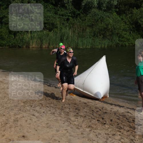21.06.2026 - 29. Vierlanden-Triathlon Andreas Tolksdorf http://msf.ph/oto/9853222 21.06.2026 08:38:46 Schwimmen 60, 82 meine-sportfotos.de