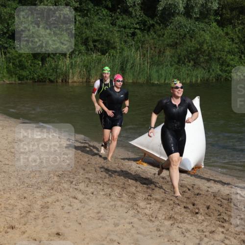 21.06.2026 - 29. Vierlanden-Triathlon Andreas Tolksdorf http://msf.ph/oto/9853223 21.06.2026 08:38:47 Schwimmen 60, 82 meine-sportfotos.de