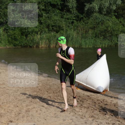 21.06.2026 - 29. Vierlanden-Triathlon Andreas Tolksdorf http://msf.ph/oto/9853239 21.06.2026 08:38:49 Schwimmen 60, 61, 82 meine-sportfotos.de