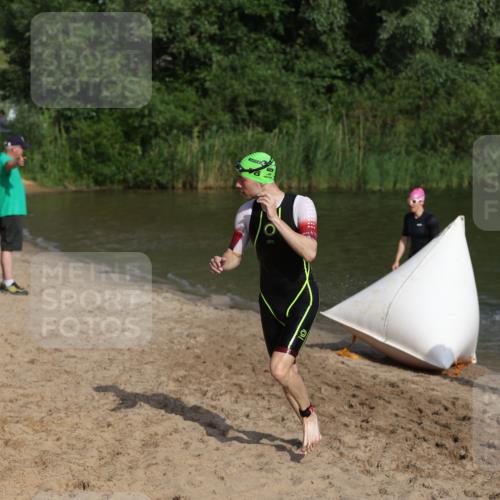 21.06.2026 - 29. Vierlanden-Triathlon Andreas Tolksdorf http://msf.ph/oto/9853244 21.06.2026 08:38:50 Schwimmen 60, 61, 82 meine-sportfotos.de