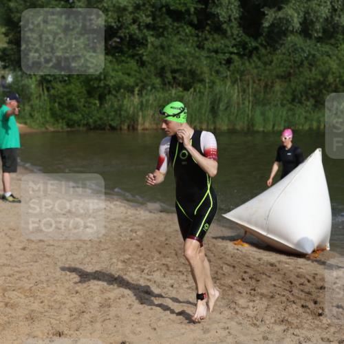 21.06.2026 - 29. Vierlanden-Triathlon Andreas Tolksdorf http://msf.ph/oto/9853245 21.06.2026 08:38:50 Schwimmen 60, 61, 82 meine-sportfotos.de
