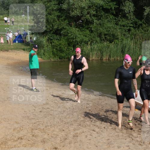21.06.2026 - 29. Vierlanden-Triathlon Andreas Tolksdorf http://msf.ph/oto/9853257 21.06.2026 08:38:55 Schwimmen 61, 82 meine-sportfotos.de