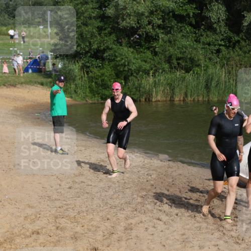 21.06.2026 - 29. Vierlanden-Triathlon Andreas Tolksdorf http://msf.ph/oto/9853263 21.06.2026 08:38:56 Schwimmen 61, 82 meine-sportfotos.de