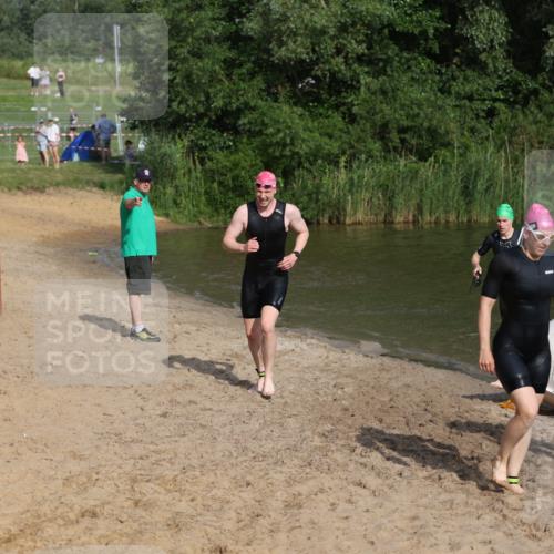 21.06.2026 - 29. Vierlanden-Triathlon Andreas Tolksdorf http://msf.ph/oto/9853266 21.06.2026 08:38:56 Schwimmen 61, 82 meine-sportfotos.de