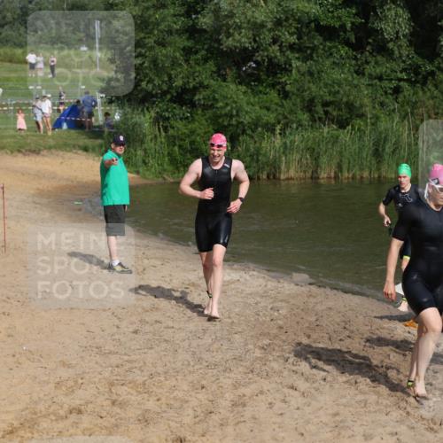 21.06.2026 - 29. Vierlanden-Triathlon Andreas Tolksdorf http://msf.ph/oto/9853267 21.06.2026 08:38:56 Schwimmen 61, 82 meine-sportfotos.de
