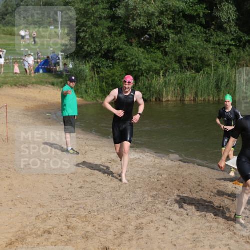 21.06.2026 - 29. Vierlanden-Triathlon Andreas Tolksdorf http://msf.ph/oto/9853269 21.06.2026 08:38:56 Schwimmen 61, 82 meine-sportfotos.de