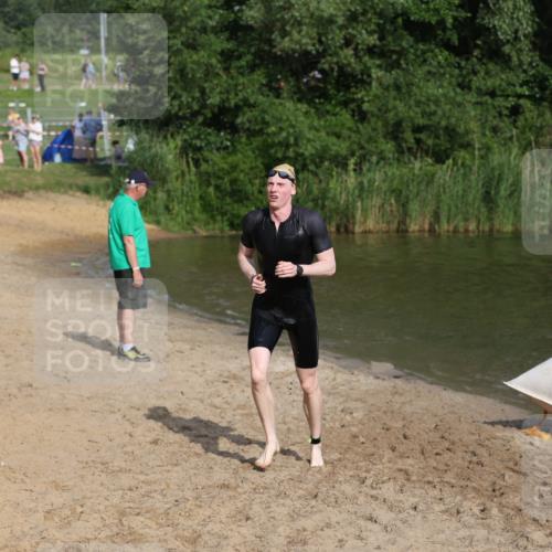 21.06.2026 - 29. Vierlanden-Triathlon Andreas Tolksdorf http://msf.ph/oto/9853299 21.06.2026 08:39:07 Schwimmen 10 meine-sportfotos.de
