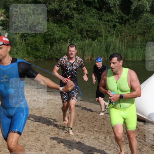 21.06.2026 - 29. Vierlanden-Triathlon Andreas Tolksdorf http://msf.ph/oto/9853342 21.06.2026 08:39:21 Schwimmen 3, 32, 155, 166, 212 meine-sportfotos.de