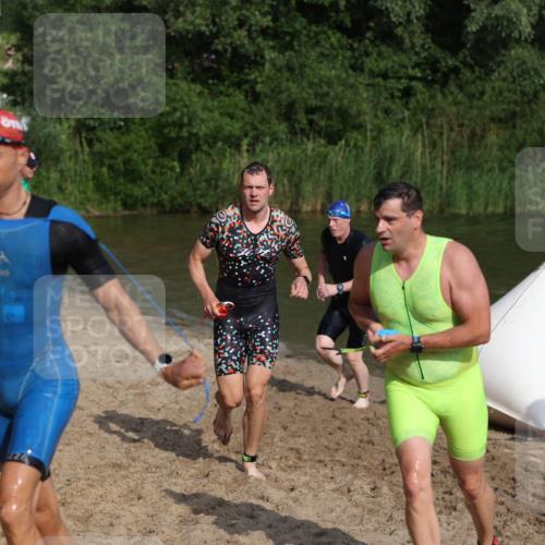 21.06.2026 - 29. Vierlanden-Triathlon Andreas Tolksdorf http://msf.ph/oto/9853343 21.06.2026 08:39:21 Schwimmen 3, 32, 155, 166, 212 meine-sportfotos.de