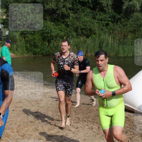 21.06.2026 - 29. Vierlanden-Triathlon Andreas Tolksdorf http://msf.ph/oto/9853346 21.06.2026 08:39:22 Schwimmen 3, 32, 155, 166, 212 meine-sportfotos.de