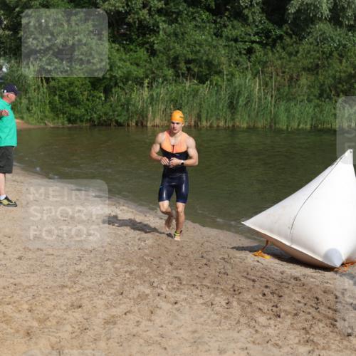 21.06.2026 - 29. Vierlanden-Triathlon Andreas Tolksdorf http://msf.ph/oto/9853369 21.06.2026 08:39:35 Schwimmen 3, 72, 106 meine-sportfotos.de