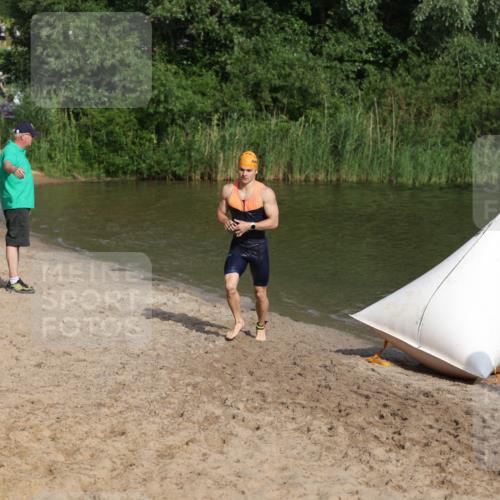 21.06.2026 - 29. Vierlanden-Triathlon Andreas Tolksdorf http://msf.ph/oto/9853371 21.06.2026 08:39:35 Schwimmen 3, 72, 106 meine-sportfotos.de