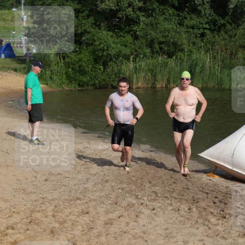 21.06.2026 - 29. Vierlanden-Triathlon Andreas Tolksdorf http://msf.ph/oto/9853395 21.06.2026 08:39:42 Schwimmen 72, 103 meine-sportfotos.de