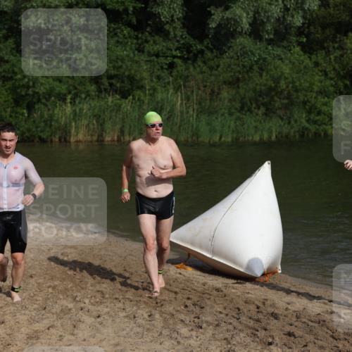 21.06.2026 - 29. Vierlanden-Triathlon Andreas Tolksdorf http://msf.ph/oto/9853400 21.06.2026 08:39:43 Schwimmen 72, 103 meine-sportfotos.de