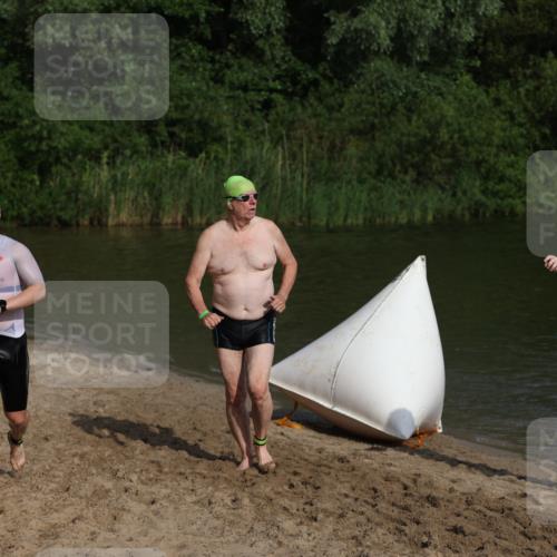 21.06.2026 - 29. Vierlanden-Triathlon Andreas Tolksdorf http://msf.ph/oto/9853403 21.06.2026 08:39:44 Schwimmen 72, 103 meine-sportfotos.de