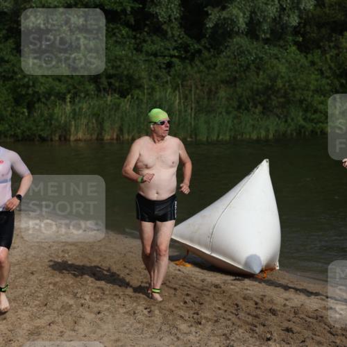 21.06.2026 - 29. Vierlanden-Triathlon Andreas Tolksdorf http://msf.ph/oto/9853405 21.06.2026 08:39:44 Schwimmen 72, 103 meine-sportfotos.de