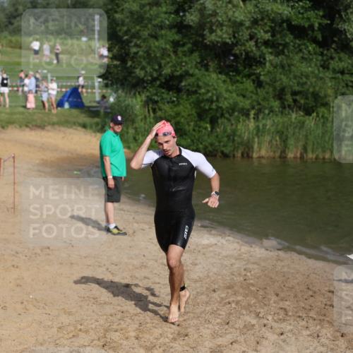 21.06.2026 - 29. Vierlanden-Triathlon Andreas Tolksdorf http://msf.ph/oto/9853420 21.06.2026 08:39:51 Schwimmen 7, 72, 103 meine-sportfotos.de