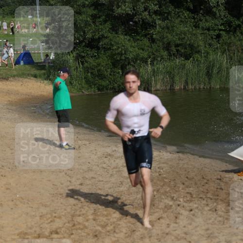 21.06.2026 - 29. Vierlanden-Triathlon Andreas Tolksdorf http://msf.ph/oto/9853425 21.06.2026 08:40:01 Schwimmen 7, 21, 55, 78, 109 meine-sportfotos.de