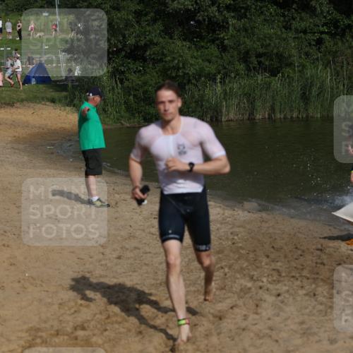 21.06.2026 - 29. Vierlanden-Triathlon Andreas Tolksdorf http://msf.ph/oto/9853431 21.06.2026 08:40:01 Schwimmen 7, 21, 55, 78, 109 meine-sportfotos.de