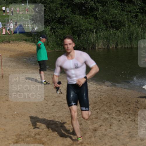 21.06.2026 - 29. Vierlanden-Triathlon Andreas Tolksdorf http://msf.ph/oto/9853433 21.06.2026 08:40:01 Schwimmen 7, 21, 55, 78, 109 meine-sportfotos.de