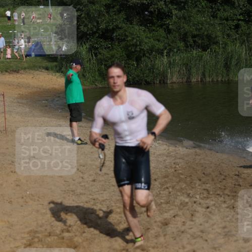 21.06.2026 - 29. Vierlanden-Triathlon Andreas Tolksdorf http://msf.ph/oto/9853434 21.06.2026 08:40:01 Schwimmen 7, 21, 55, 78, 109 meine-sportfotos.de