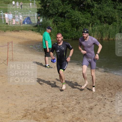 21.06.2026 - 29. Vierlanden-Triathlon Andreas Tolksdorf http://msf.ph/oto/9853459 21.06.2026 08:40:09 Schwimmen 21, 51, 55, 78, 109 meine-sportfotos.de