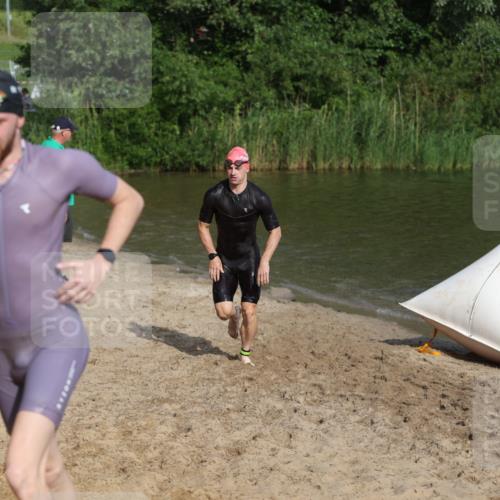 21.06.2026 - 29. Vierlanden-Triathlon Andreas Tolksdorf http://msf.ph/oto/9853473 21.06.2026 08:40:12 Schwimmen 51, 55, 78, 109 meine-sportfotos.de