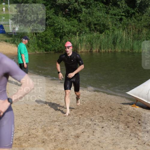 21.06.2026 - 29. Vierlanden-Triathlon Andreas Tolksdorf http://msf.ph/oto/9853477 21.06.2026 08:40:12 Schwimmen 51, 55, 78, 109 meine-sportfotos.de