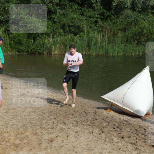 21.06.2026 - 29. Vierlanden-Triathlon Andreas Tolksdorf http://msf.ph/oto/9853510 21.06.2026 08:40:49 Schwimmen 18, 164 meine-sportfotos.de